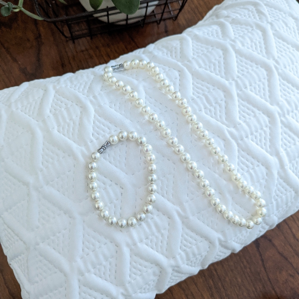 Faux Pearl Necklace and Bracelet Set White Round